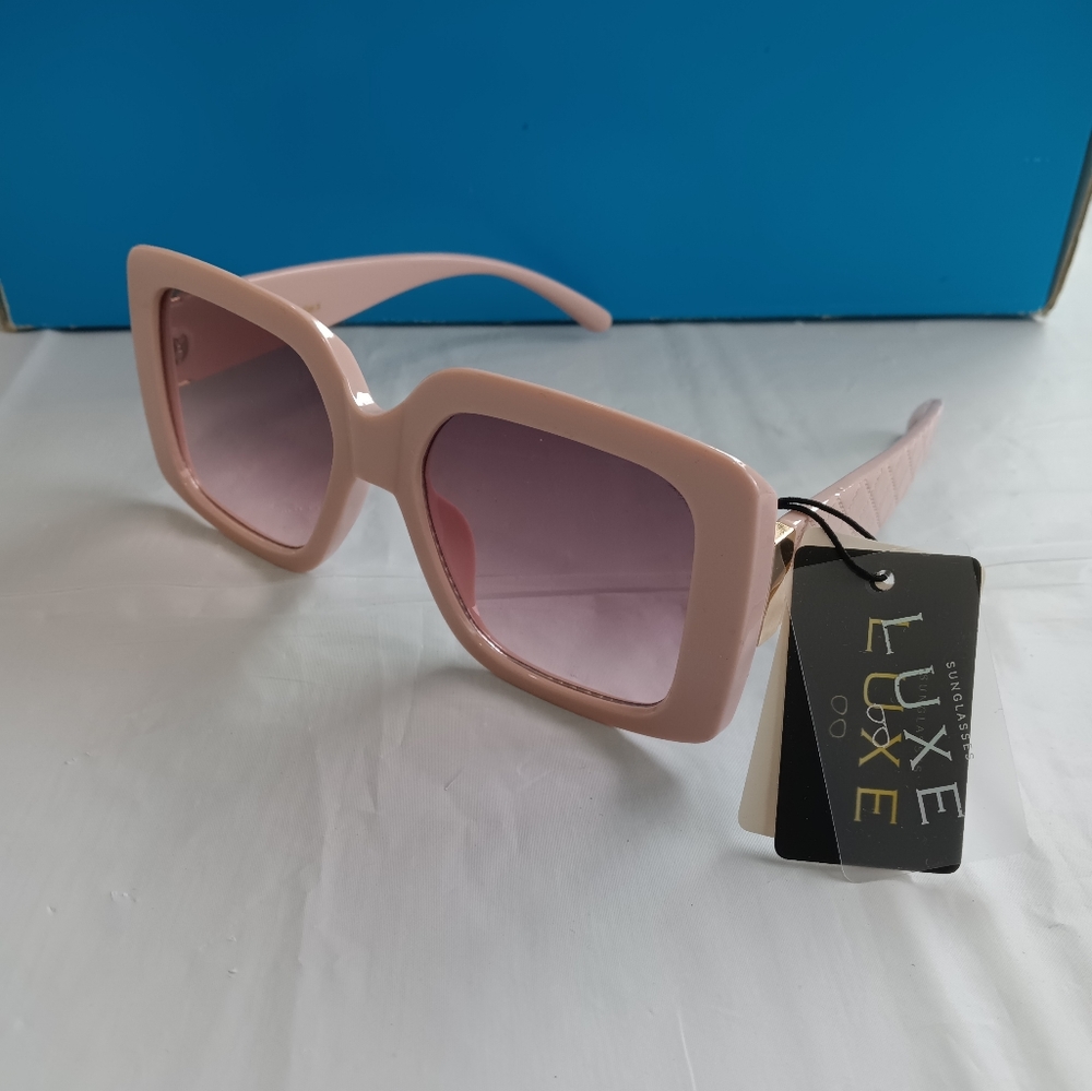 NWT Women's Luxe Sunglasses light pink wide square..